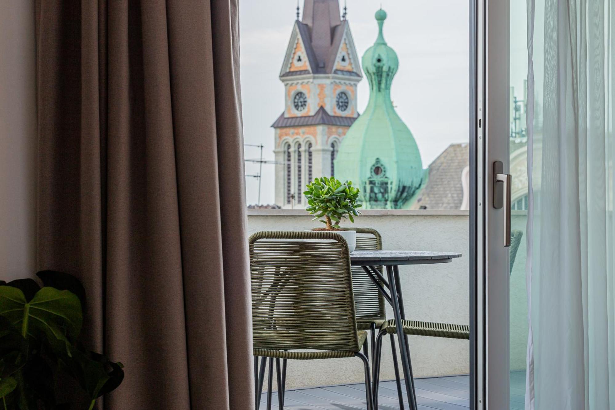 New Penthouse W Double Parking, Panoramic Balcony * Budapešť