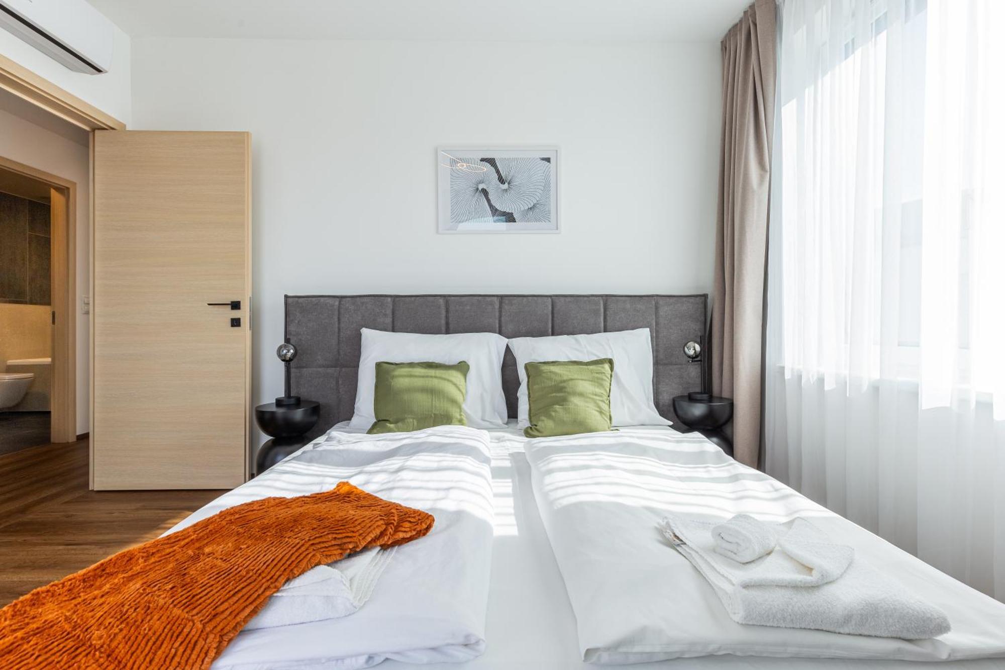 Apartmán New Penthouse W Double Parking, Panoramic Balcony