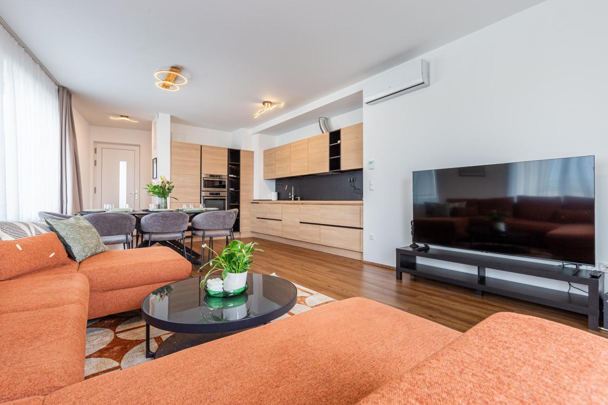 New Penthouse W Double Parking, Panoramic Balcony דירה