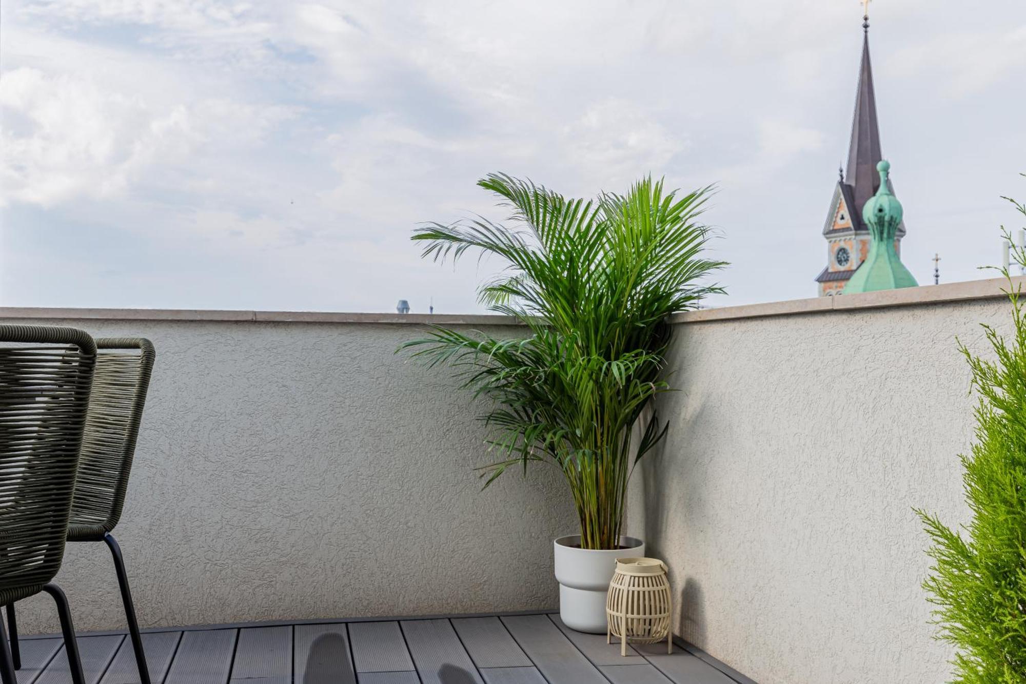 New Penthouse W Double Parking, Panoramic Balcony * בודפשט