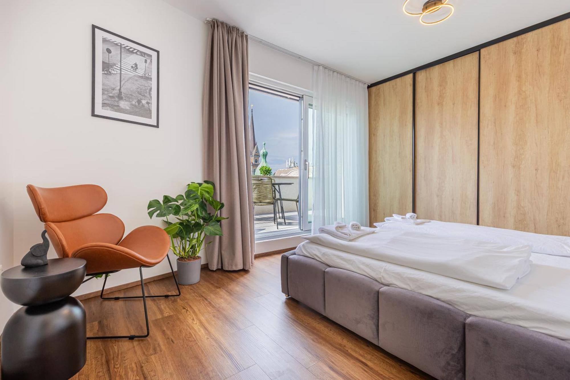 New Penthouse W Double Parking, Panoramic Balcony דירה