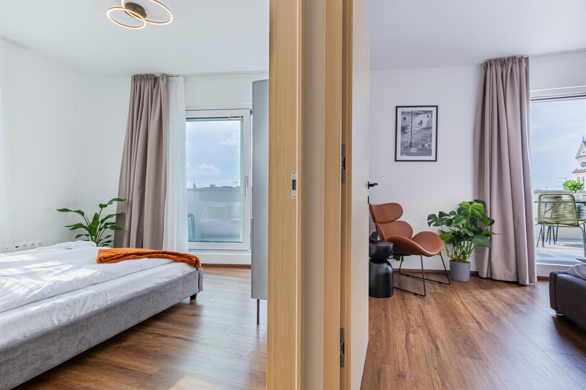 New Penthouse W Double Parking, Panoramic Balcony דירה