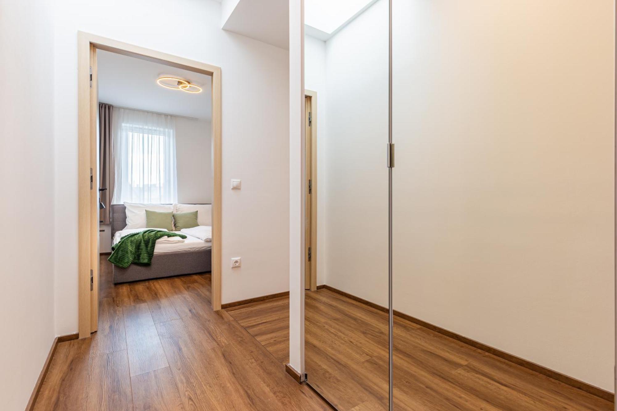 New Penthouse W Double Parking, Panoramic Balcony דירה