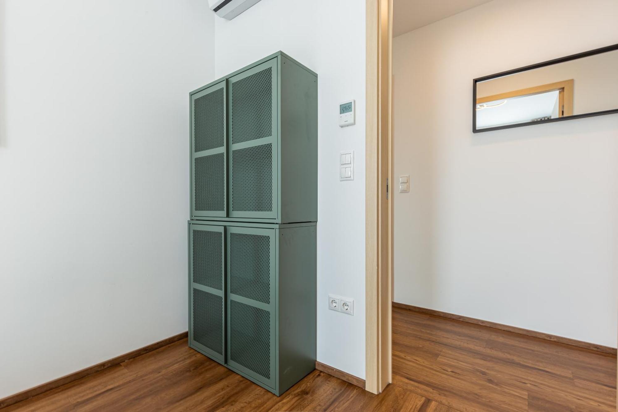 New Penthouse W Double Parking, Panoramic Balcony *