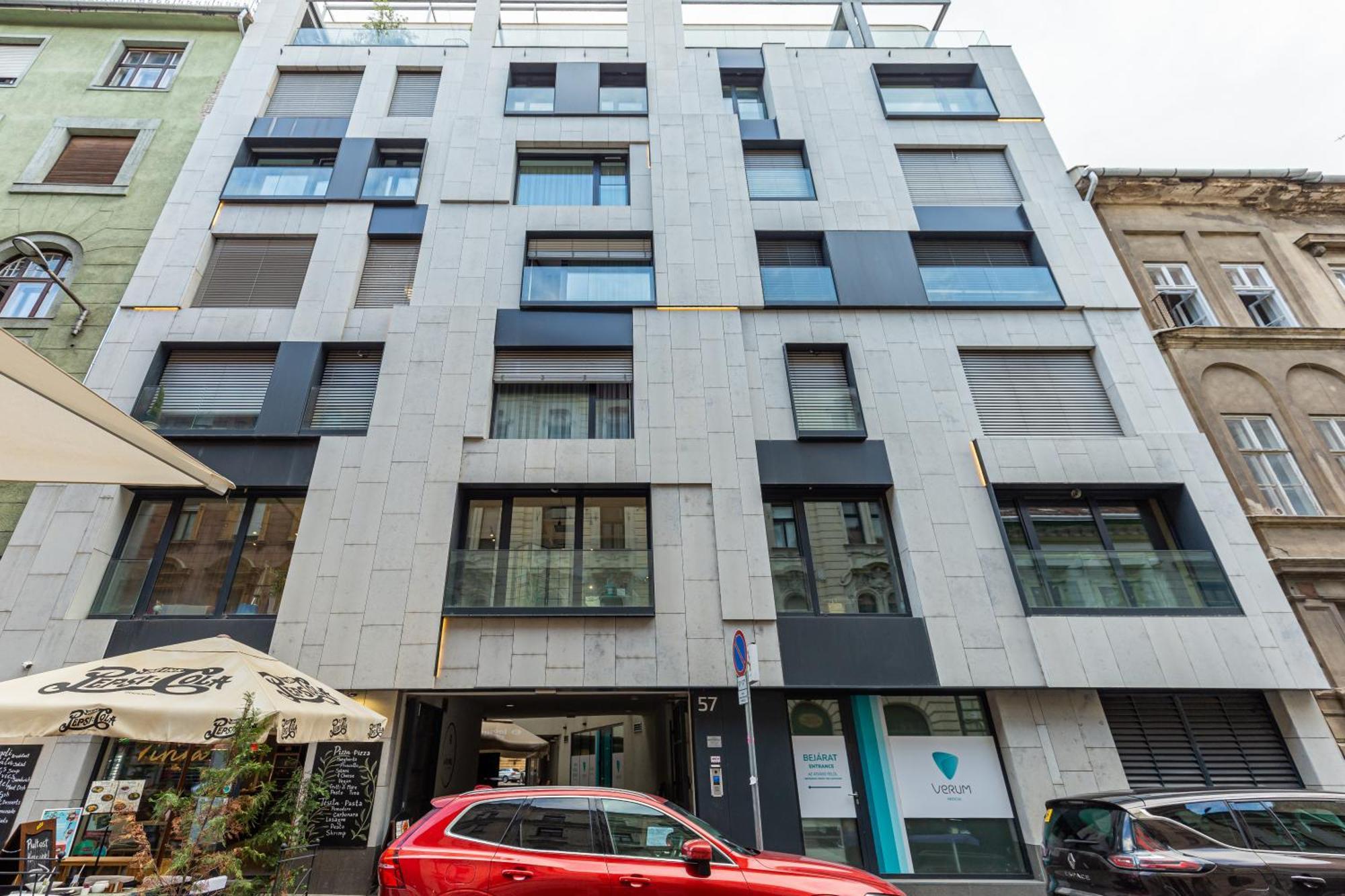 New Penthouse W Double Parking, Panoramic Balcony בודפשט