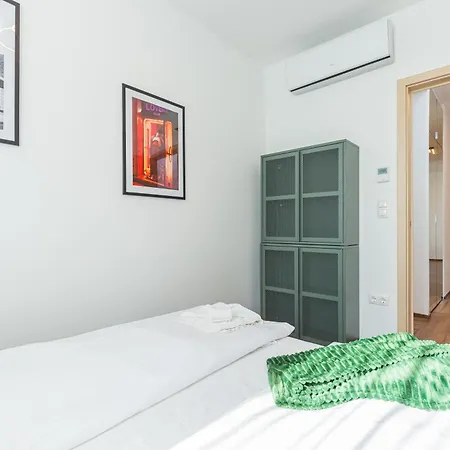 דירות בודפשט New Penthouse W Double Parking, Panoramic Balcony מראה חיצוני תמונה